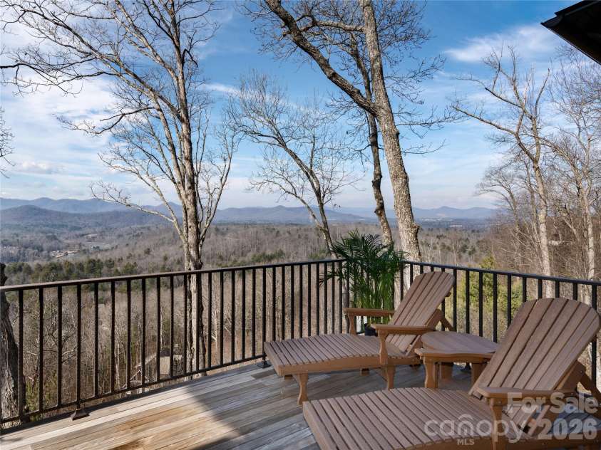 434 Coopers Hawk Drive, Asheville, NC 28803.  MLS# CAR4352504, YatesRealty ID 5528. 