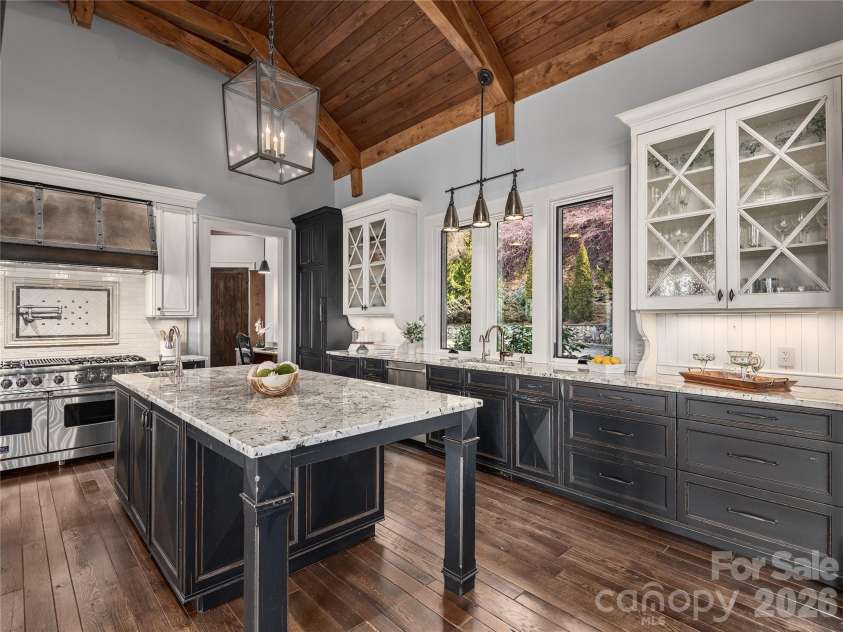 434 Coopers Hawk Drive, Asheville, NC 28803.  MLS# CAR4352504, YatesRealty ID 5528. 