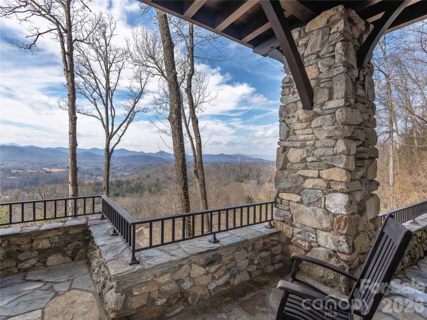 434 Coopers Hawk Drive, Asheville, NC 28803.  MLS# CAR4352504, YatesRealty ID 5528. 
