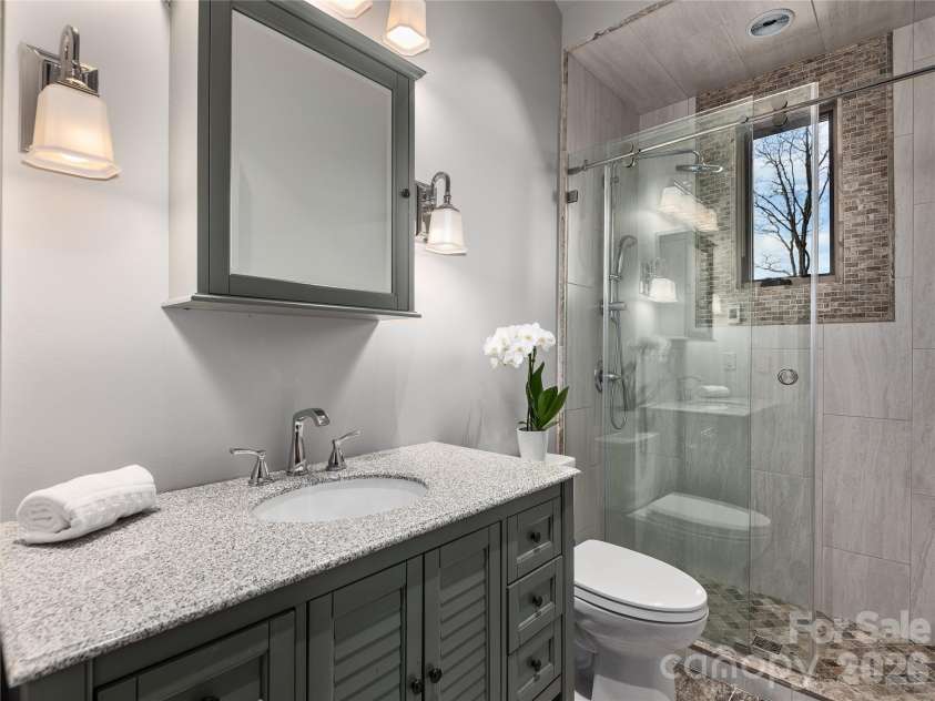 434 Coopers Hawk Drive, Asheville, NC 28803.  MLS# CAR4352504, YatesRealty ID 5528. 
