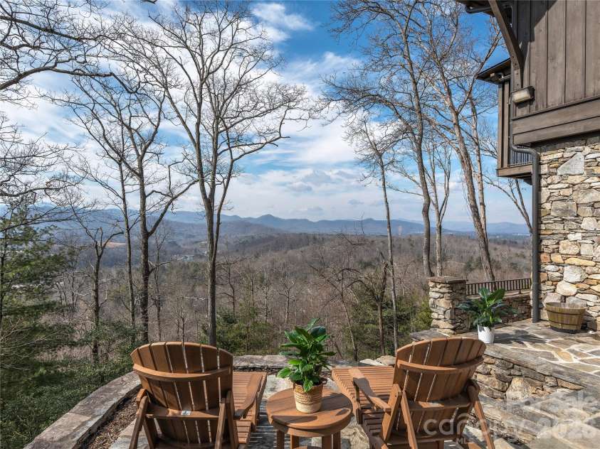 434 Coopers Hawk Drive, Asheville, NC 28803.  MLS# CAR4352504, YatesRealty ID 5528. 