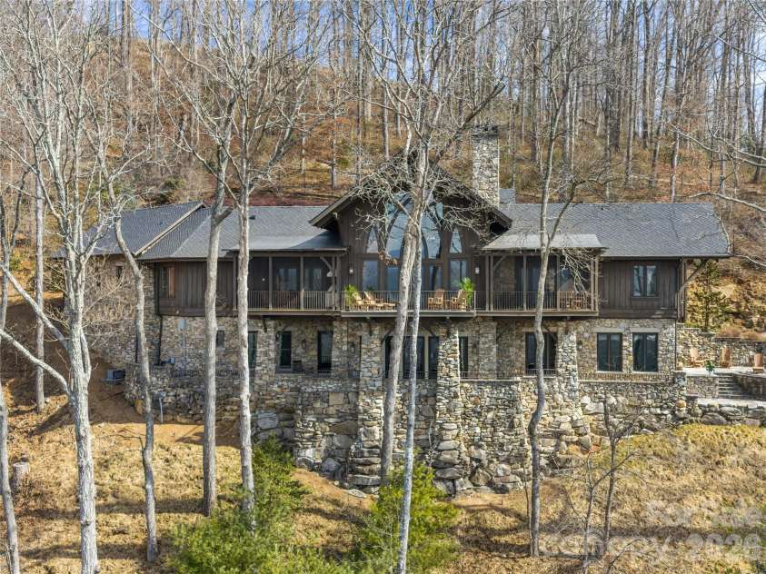 434 Coopers Hawk Drive, Asheville, NC 28803.  MLS# CAR4352504, YatesRealty ID 5528. 