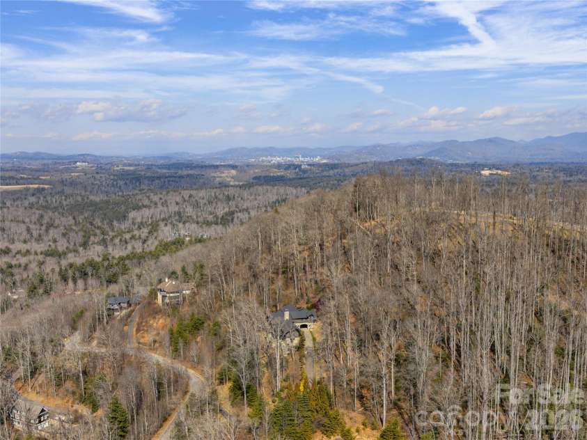 434 Coopers Hawk Drive, Asheville, NC 28803.  MLS# CAR4352504, YatesRealty ID 5528. 