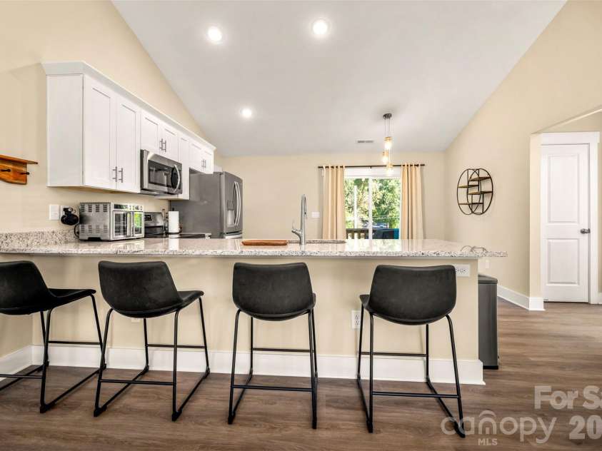 109 Orchard Street, Forest City, NC 28043.  MLS# CAR4431289, YatesRealty ID 55280. Breakfast Bar