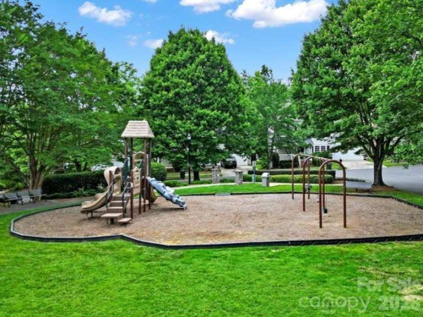 11911 Royal Castle Court, Charlotte, NC 28277.  MLS# CAR4408967, YatesRealty ID 55281. 