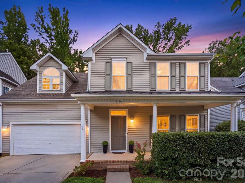 11911 Royal Castle Court, Charlotte, NC 28277.  MLS# CAR4408967, YatesRealty ID 55281. 