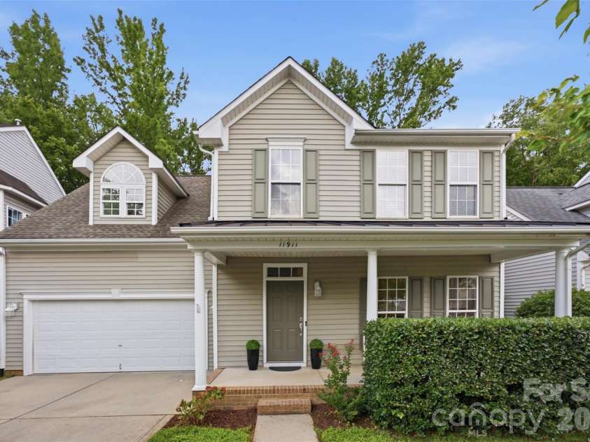 11911 Royal Castle Court, Charlotte, NC 28277.  MLS# CAR4408967, YatesRealty ID 55281. 
