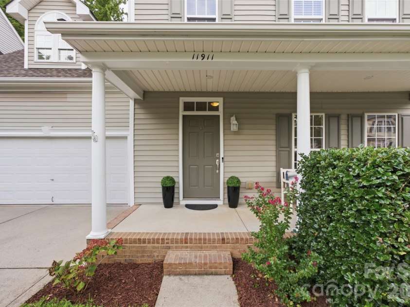 11911 Royal Castle Court, Charlotte, NC 28277.  MLS# CAR4408967, YatesRealty ID 55281. 