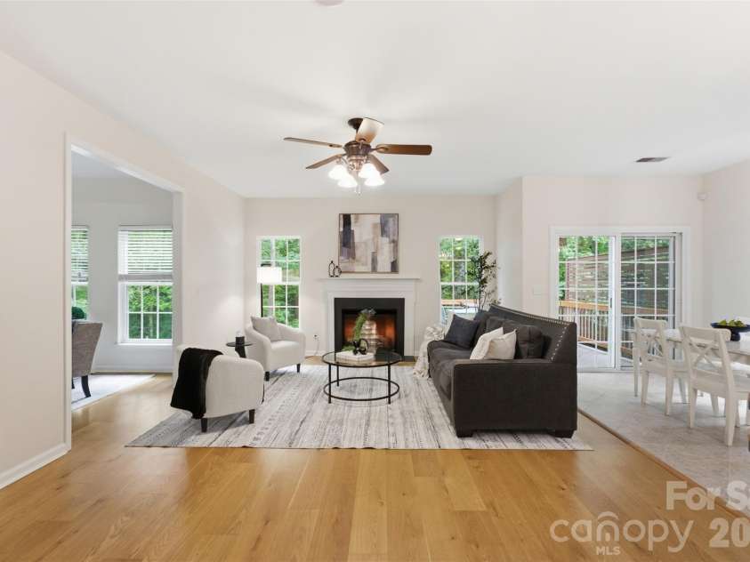 11911 Royal Castle Court, Charlotte, NC 28277.  MLS# CAR4408967, YatesRealty ID 55281. 