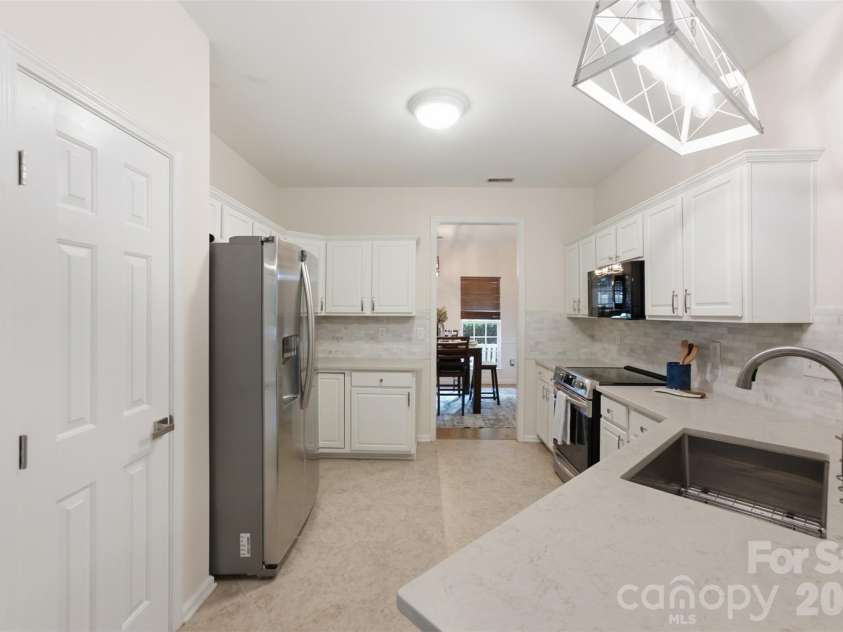 11911 Royal Castle Court, Charlotte, NC 28277.  MLS# CAR4408967, YatesRealty ID 55281. 