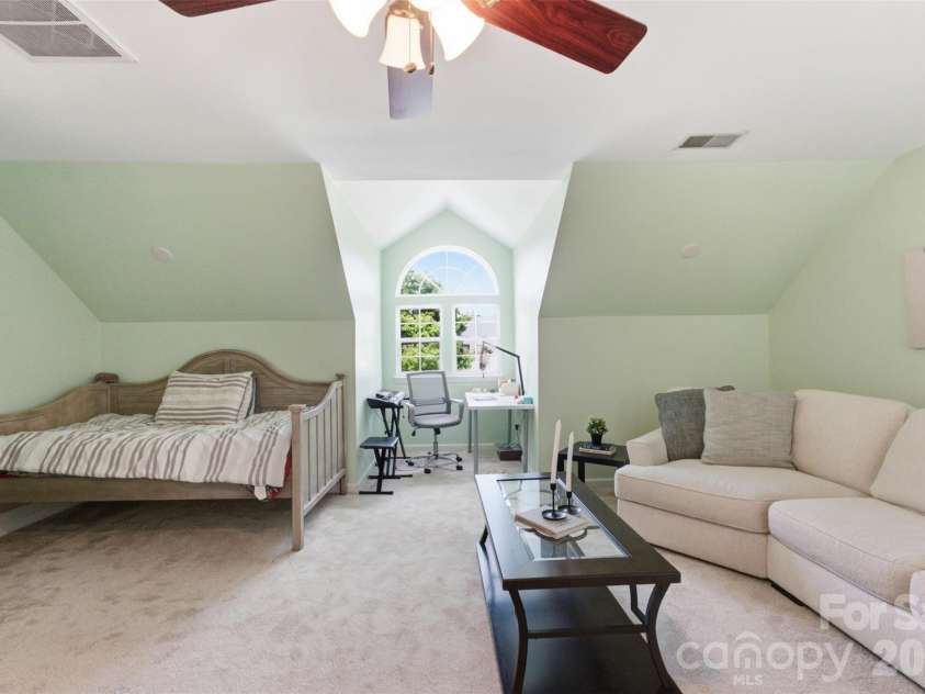 11911 Royal Castle Court, Charlotte, NC 28277.  MLS# CAR4408967, YatesRealty ID 55281. 