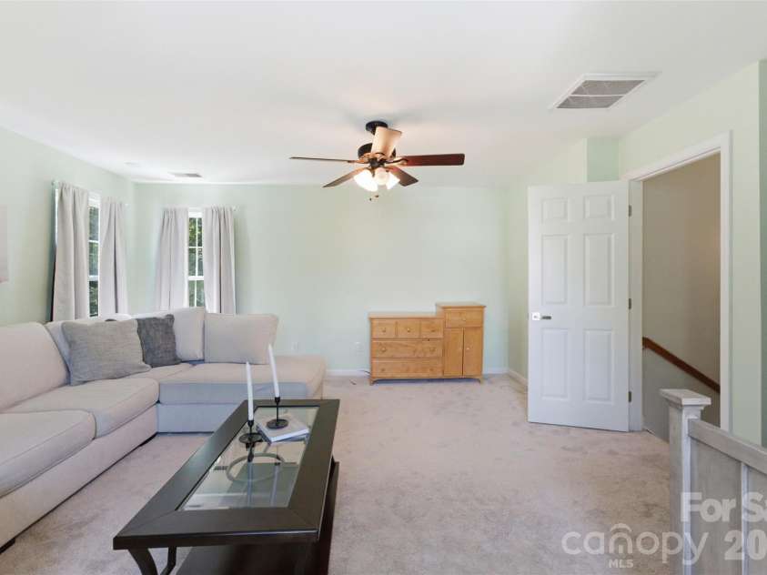 11911 Royal Castle Court, Charlotte, NC 28277.  MLS# CAR4408967, YatesRealty ID 55281. 