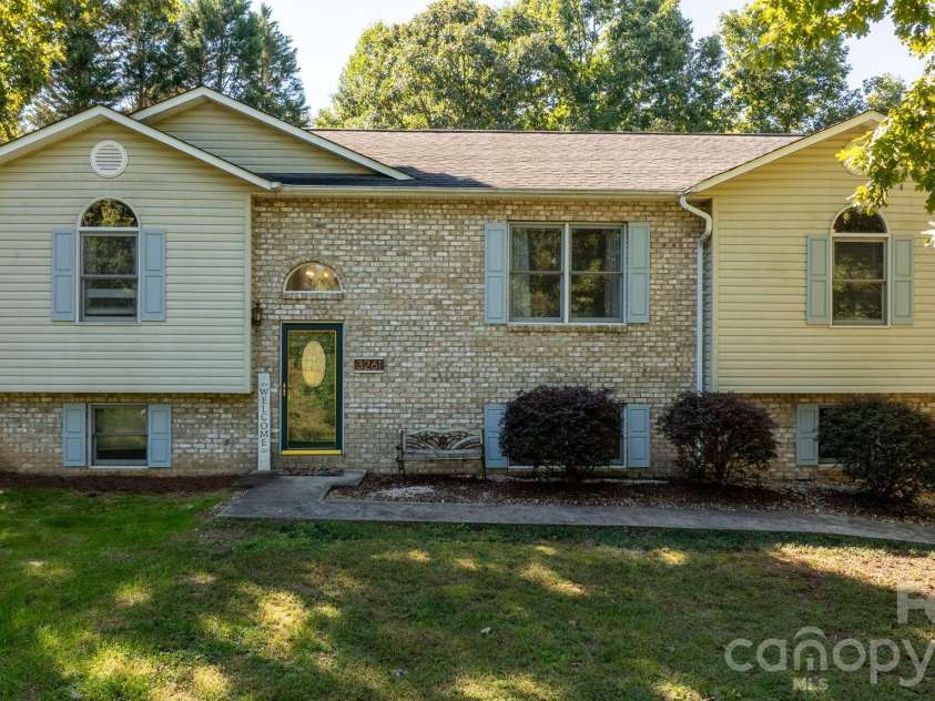 3261 Washington Way, Hudson, NC 28638.  MLS# CAR4432336, YatesRealty ID 55287. 