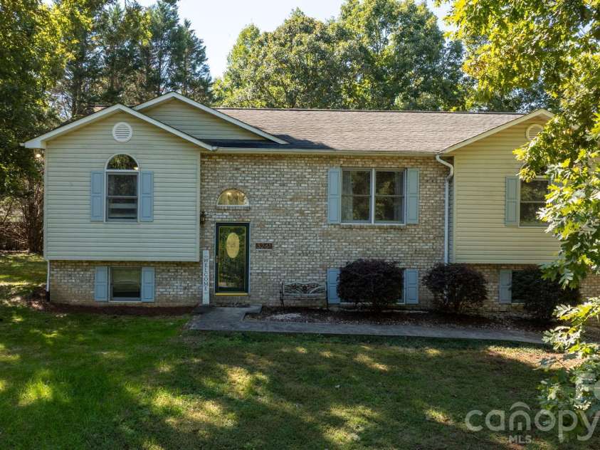 3261 Washington Way, Hudson, NC 28638.  MLS# CAR4432336, YatesRealty ID 55287. 
