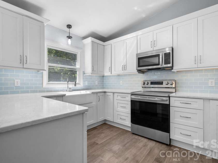 3261 Washington Way, Hudson, NC 28638.  MLS# CAR4432336, YatesRealty ID 55287. 