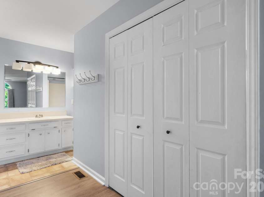 3261 Washington Way, Hudson, NC 28638.  MLS# CAR4432336, YatesRealty ID 55287. 