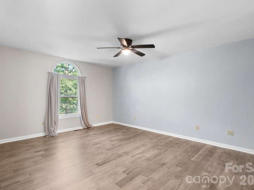 3261 Washington Way, Hudson, NC 28638.  MLS# CAR4432336, YatesRealty ID 55287. 