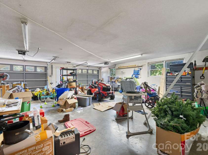 3261 Washington Way, Hudson, NC 28638.  MLS# CAR4432336, YatesRealty ID 55287. 