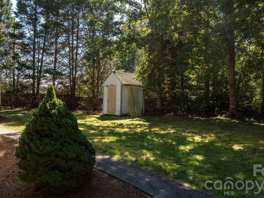 3261 Washington Way, Hudson, NC 28638.  MLS# CAR4432336, YatesRealty ID 55287. 