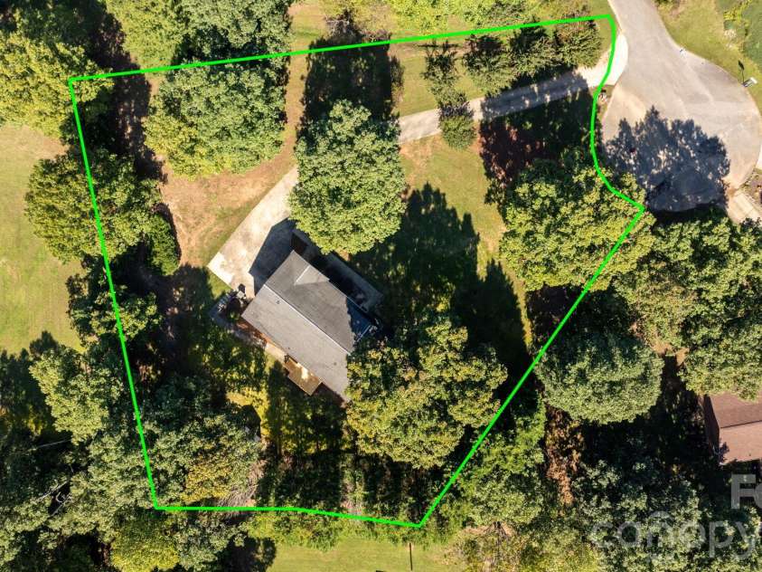 3261 Washington Way, Hudson, NC 28638.  MLS# CAR4432336, YatesRealty ID 55287. 