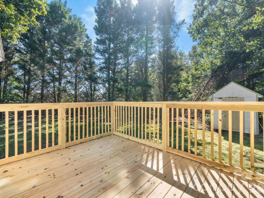 3261 Washington Way, Hudson, NC 28638.  MLS# CAR4432336, YatesRealty ID 55287. 