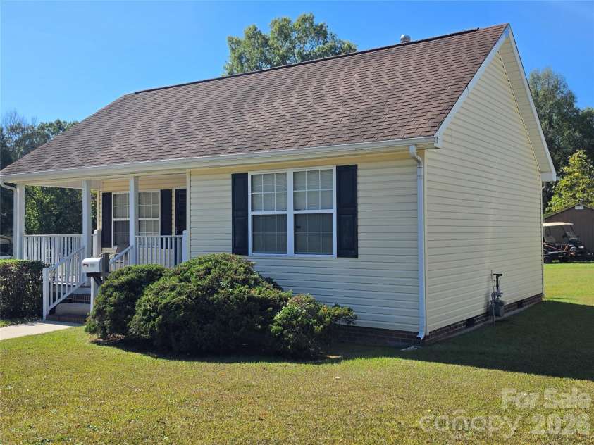 218 Center Street, Chester, SC 29706.  MLS# CAR4432536, YatesRealty ID 55290. 