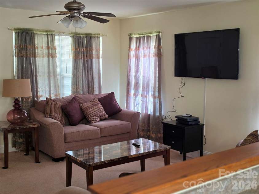 218 Center Street, Chester, SC 29706.  MLS# CAR4432536, YatesRealty ID 55290. 