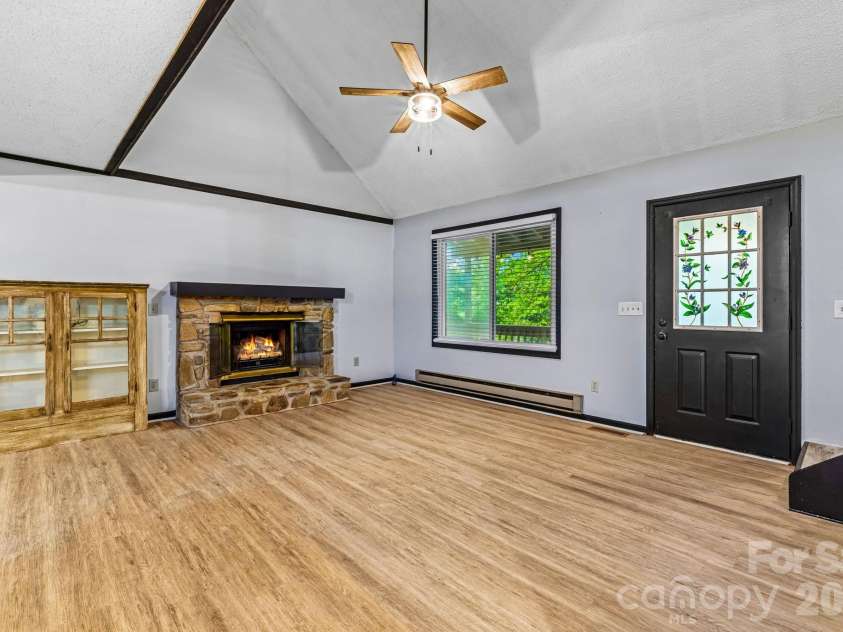 105 Shirley Drive, Maggie Valley, NC 28751.  MLS# CAR4429283, YatesRealty ID 55291. 