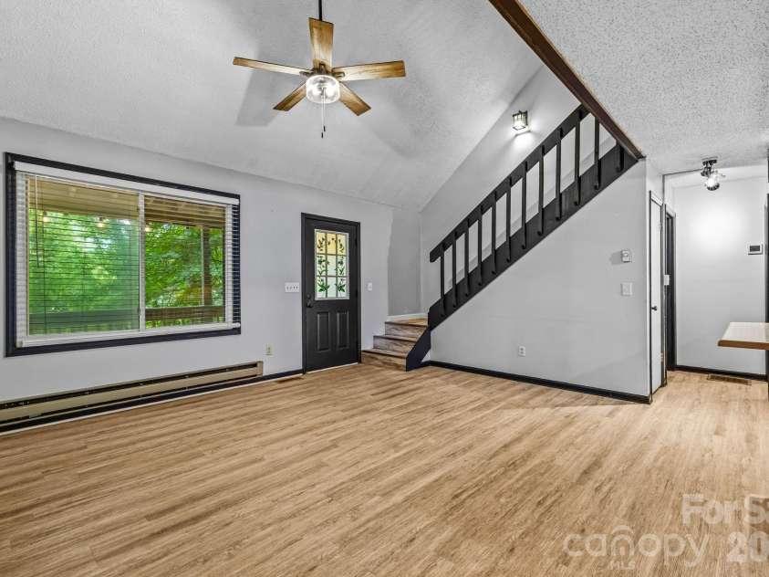 105 Shirley Drive, Maggie Valley, NC 28751.  MLS# CAR4429283, YatesRealty ID 55291. 