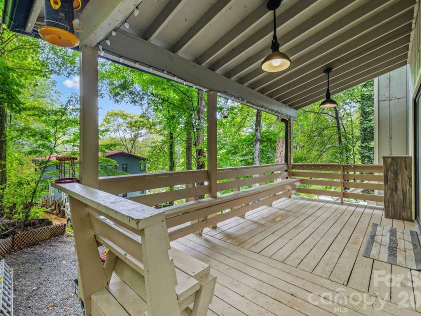 105 Shirley Drive, Maggie Valley, NC 28751.  MLS# CAR4429283, YatesRealty ID 55291. 