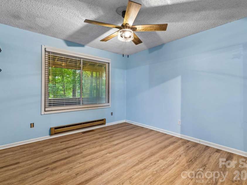 105 Shirley Drive, Maggie Valley, NC 28751.  MLS# CAR4429283, YatesRealty ID 55291. 