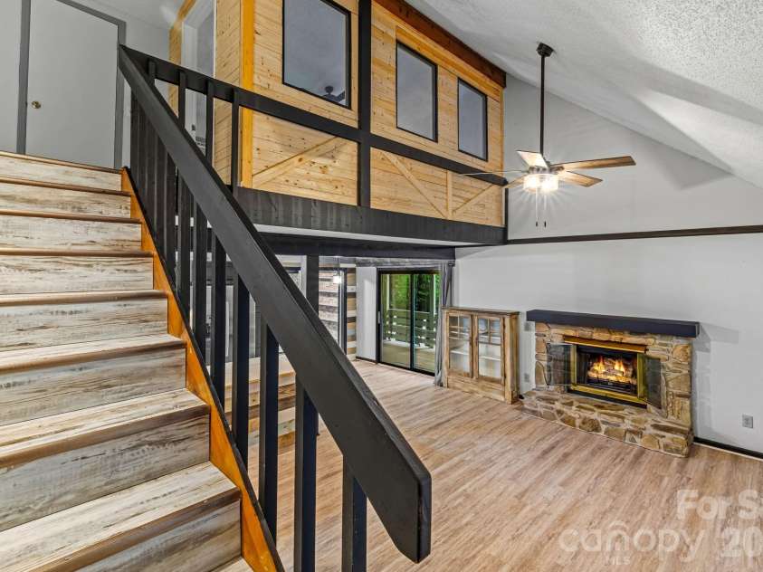 105 Shirley Drive, Maggie Valley, NC 28751.  MLS# CAR4429283, YatesRealty ID 55291. 