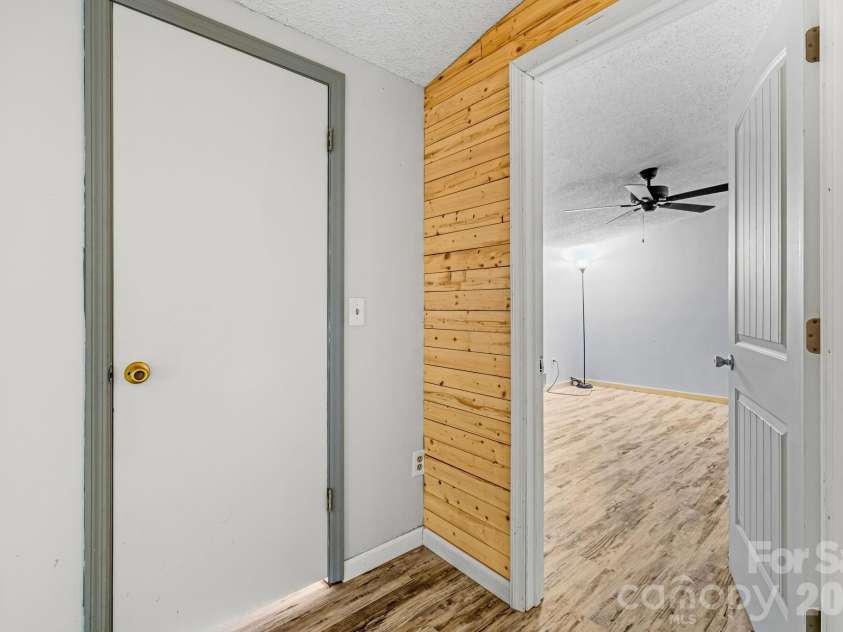 105 Shirley Drive, Maggie Valley, NC 28751.  MLS# CAR4429283, YatesRealty ID 55291. 