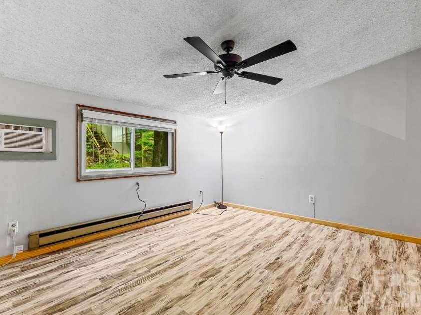 105 Shirley Drive, Maggie Valley, NC 28751.  MLS# CAR4429283, YatesRealty ID 55291. 