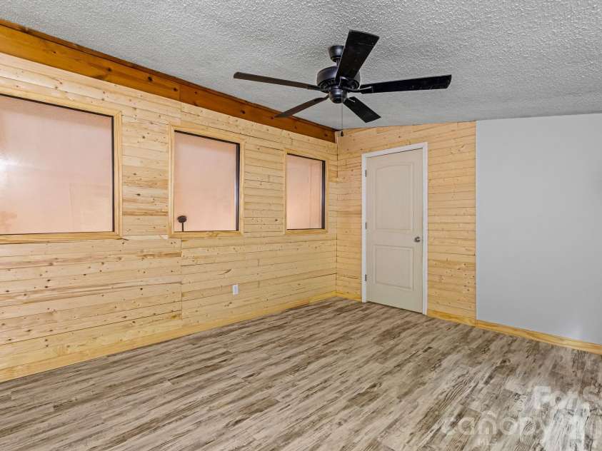 105 Shirley Drive, Maggie Valley, NC 28751.  MLS# CAR4429283, YatesRealty ID 55291. 
