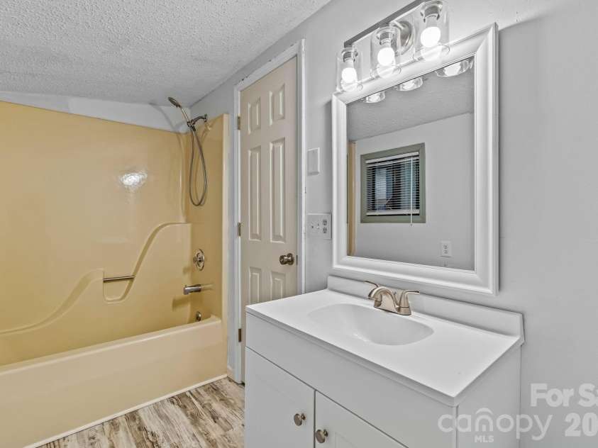 105 Shirley Drive, Maggie Valley, NC 28751.  MLS# CAR4429283, YatesRealty ID 55291. 