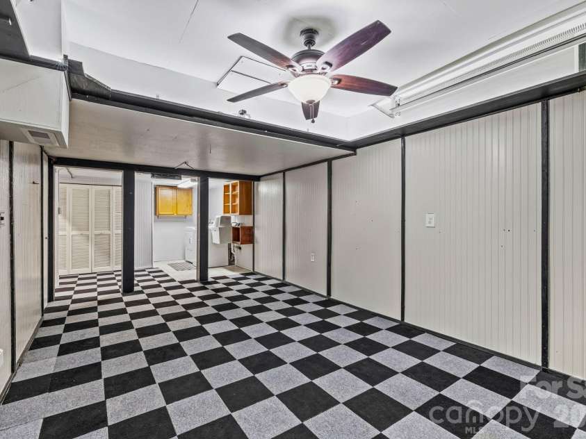 105 Shirley Drive, Maggie Valley, NC 28751.  MLS# CAR4429283, YatesRealty ID 55291. 