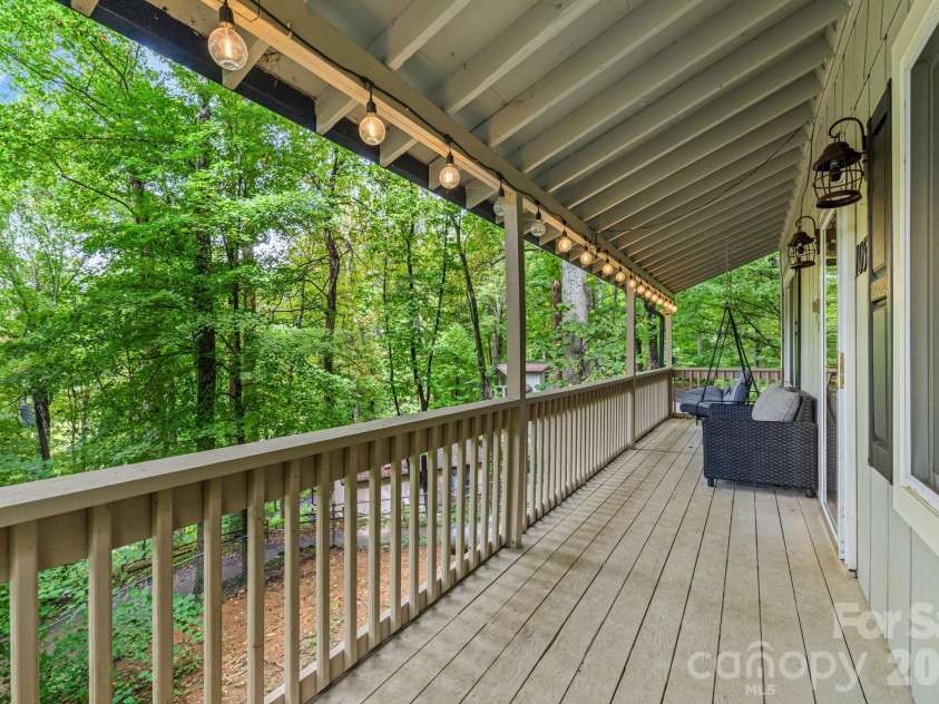 105 Shirley Drive, Maggie Valley, NC 28751.  MLS# CAR4429283, YatesRealty ID 55291. 