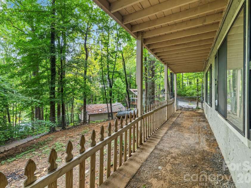 105 Shirley Drive, Maggie Valley, NC 28751.  MLS# CAR4429283, YatesRealty ID 55291. 