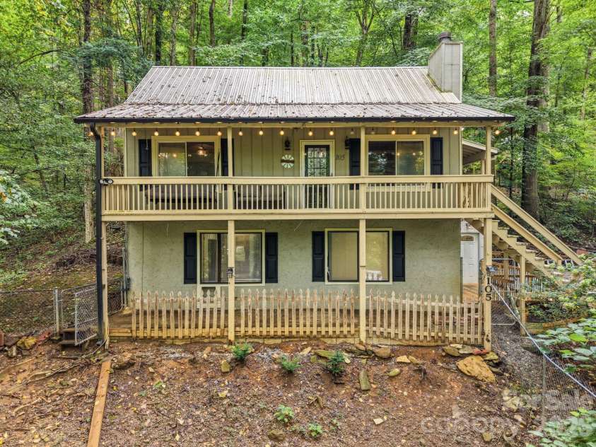 105 Shirley Drive, Maggie Valley, NC 28751.  MLS# CAR4429283, YatesRealty ID 55291. 