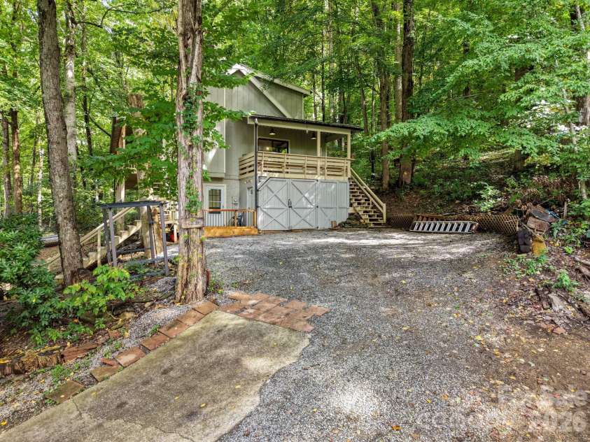 105 Shirley Drive, Maggie Valley, NC 28751.  MLS# CAR4429283, YatesRealty ID 55291. 