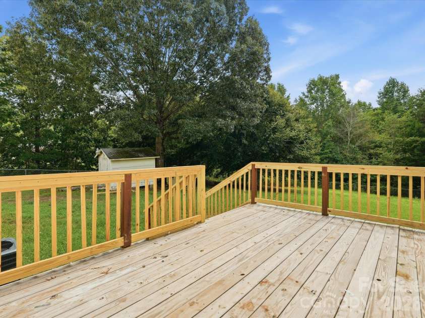 405 Marie Court, York, SC 29745.  MLS# CAR4432143, YatesRealty ID 55292. 