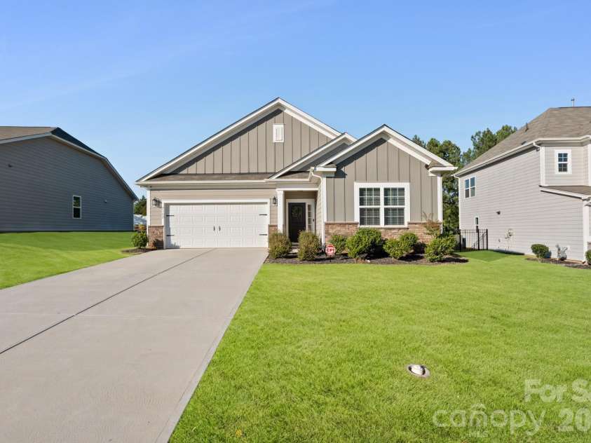 2102 Sabra Street, Gastonia, NC 28054.  MLS# CAR4430168, YatesRealty ID 55293. 