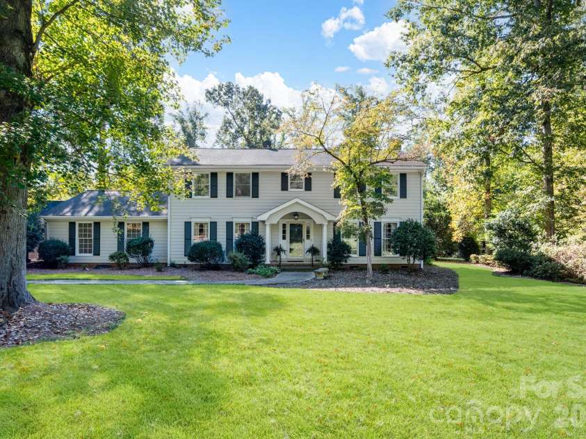233 Nottingham Circle, Statesville, NC 28625.  MLS# CAR4403951, YatesRealty ID 55294. 