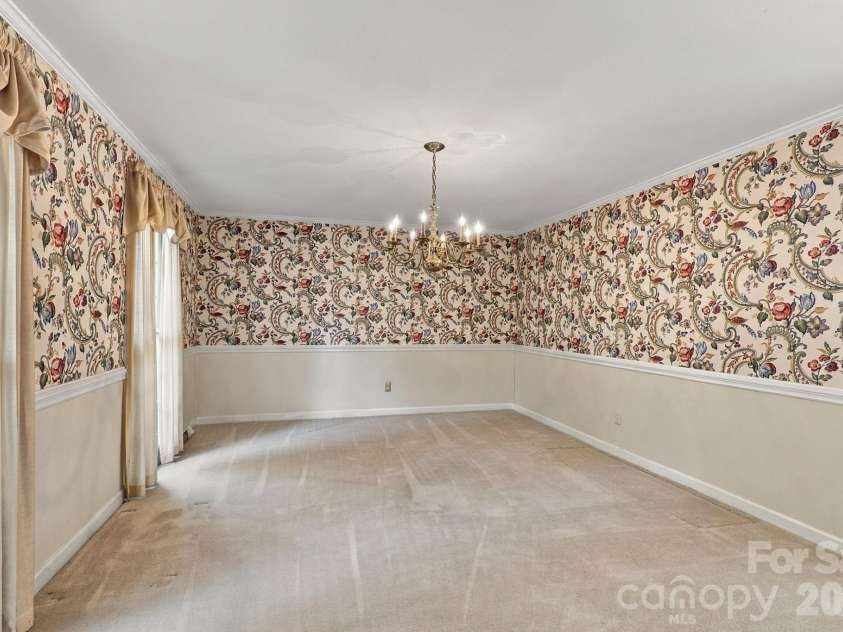 233 Nottingham Circle, Statesville, NC 28625.  MLS# CAR4403951, YatesRealty ID 55294. 