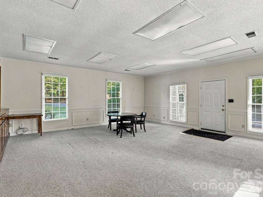 233 Nottingham Circle, Statesville, NC 28625.  MLS# CAR4403951, YatesRealty ID 55294. 