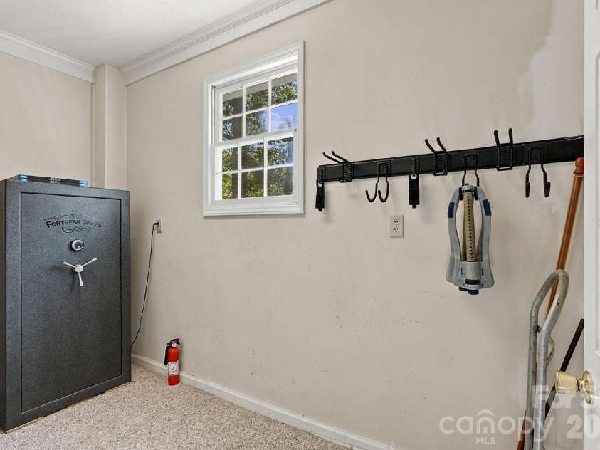 233 Nottingham Circle, Statesville, NC 28625.  MLS# CAR4403951, YatesRealty ID 55294. 