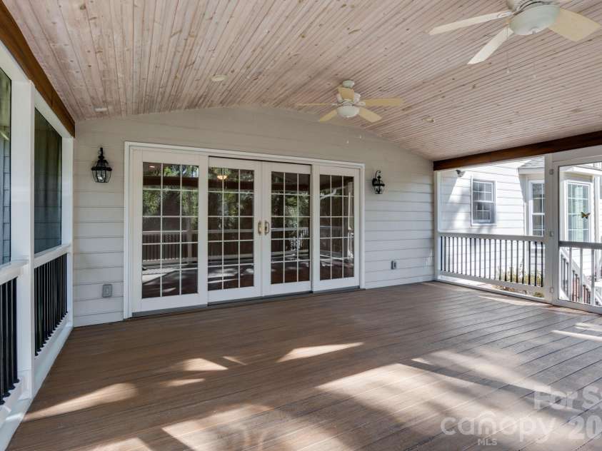 233 Nottingham Circle, Statesville, NC 28625.  MLS# CAR4403951, YatesRealty ID 55294. 