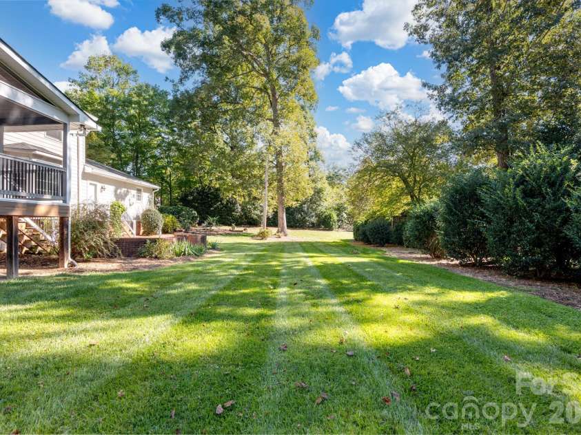 233 Nottingham Circle, Statesville, NC 28625.  MLS# CAR4403951, YatesRealty ID 55294. 