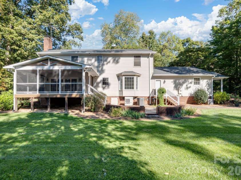 233 Nottingham Circle, Statesville, NC 28625.  MLS# CAR4403951, YatesRealty ID 55294. Backyard